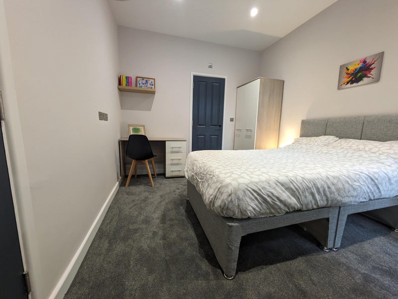 Photo 1: Room 2 (available)