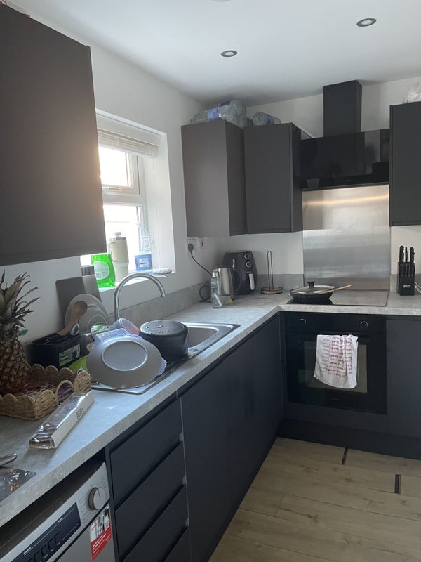 Photo 1: Kitchen