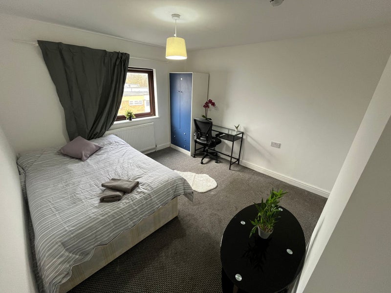 Photo 1: Room S5 (£600) Available from 01/06/2025