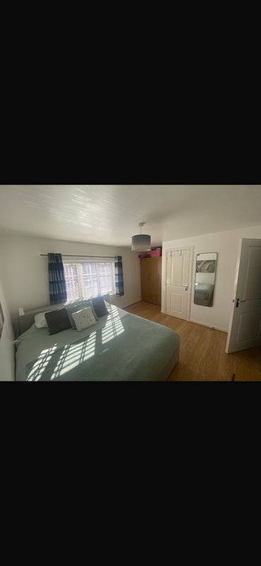 Photo 1: Room (Yours)