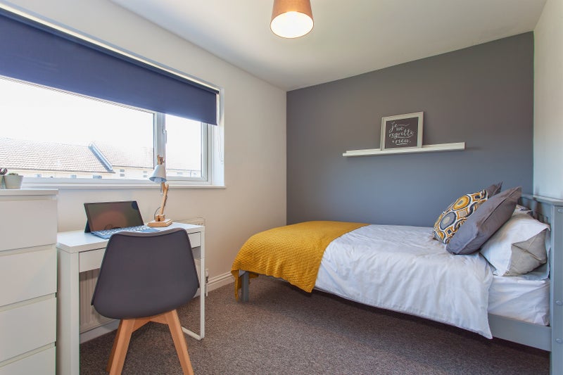 Photo 1: Fully Furnished Bedroom