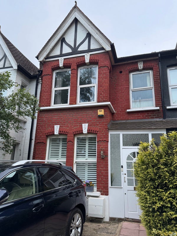 Photo 1: Property