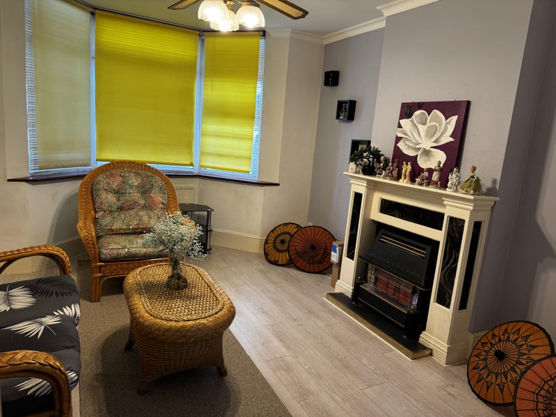 Photo 1: living room