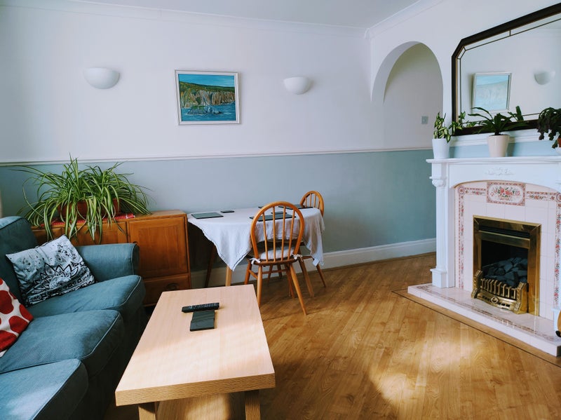 Photo 1: Shared Living room