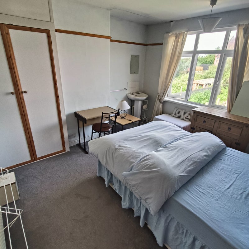 Photo 1: large double room for single professional