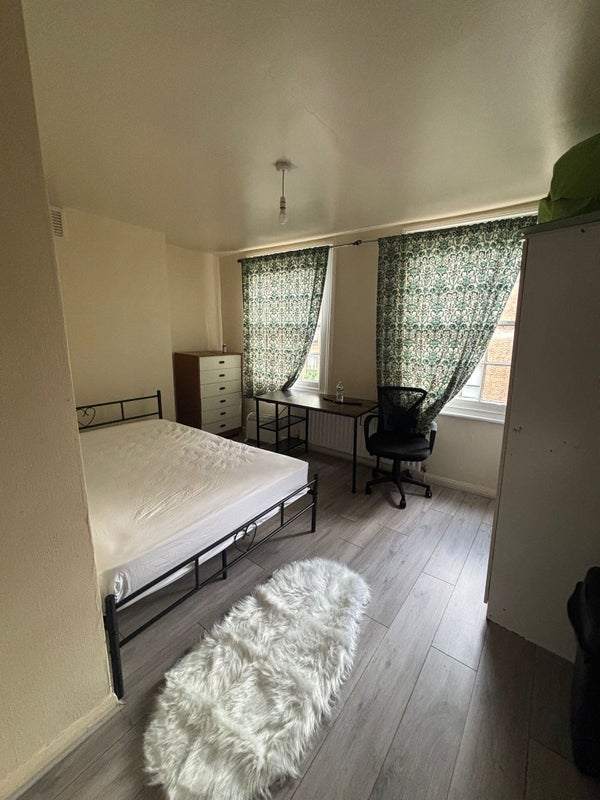 Photo 1: Double bed room