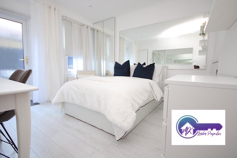 Picture of 'Luxury En-Suite with Spa Bath & Private Garden' Room to Rent from ...