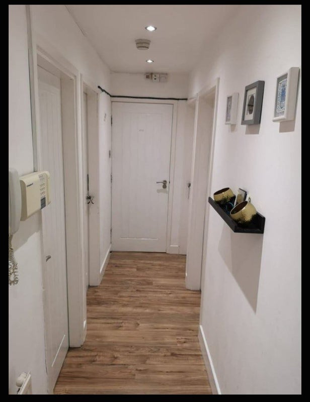 Photo 1: Hallway 