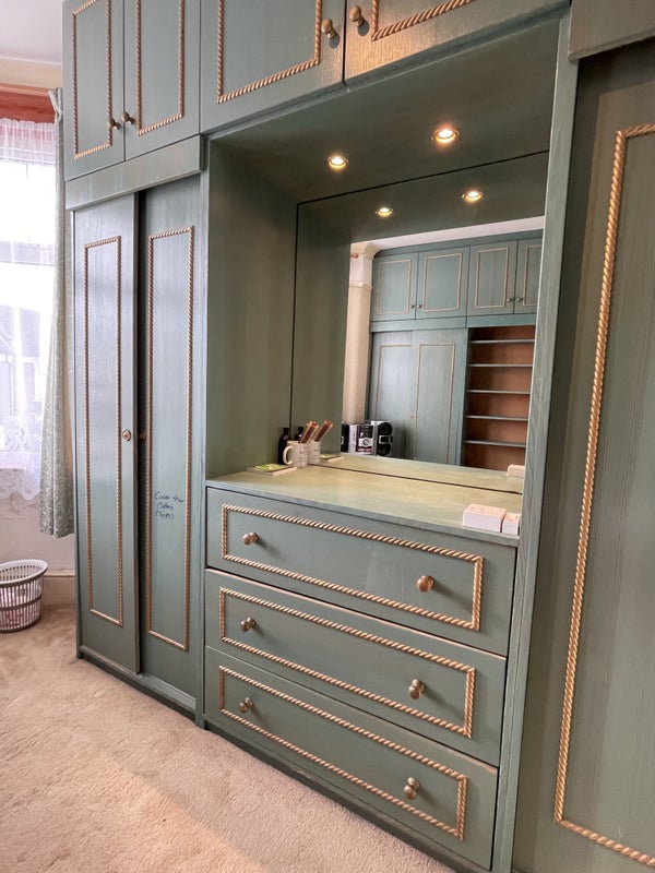 Photo 1: Double Room Vanity Mirror Area