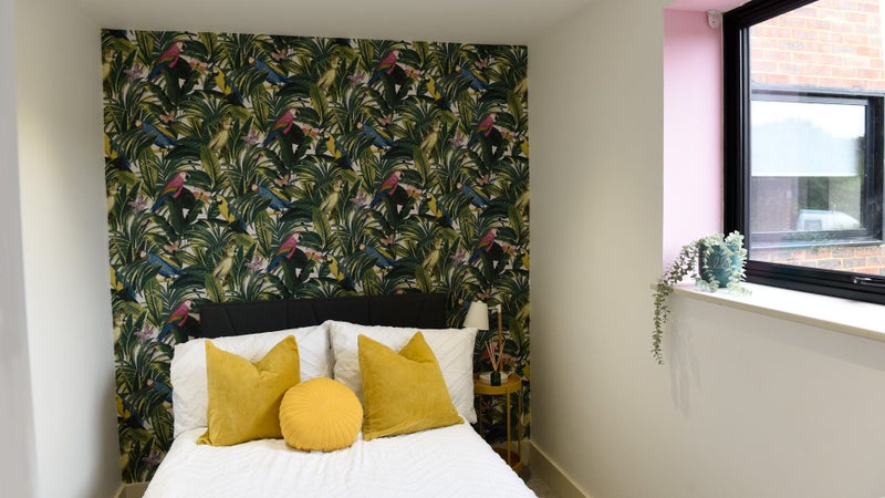 Photo 1: Small Double Room