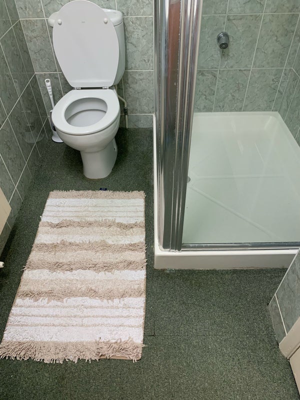Photo 1: Toilet 2