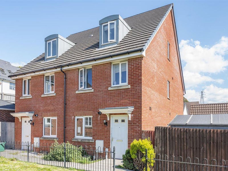 Photo 1: Front of House