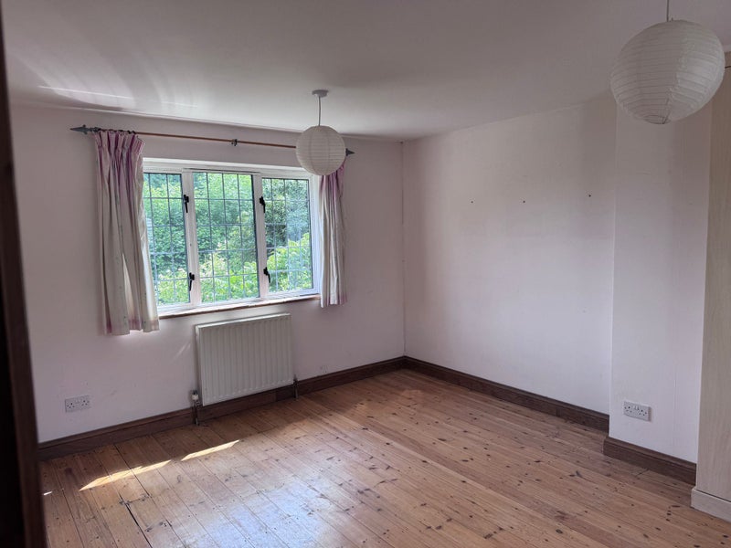 Photo 1: Room for rent