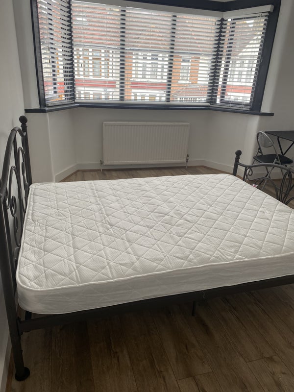 Photo 1: Double spacious room