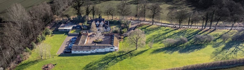 Photo 1: Outdoor space - 3 par golf course and driving range