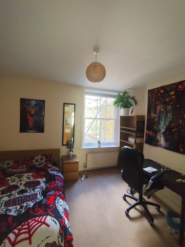 Photo 1: The desk is leaving 😅