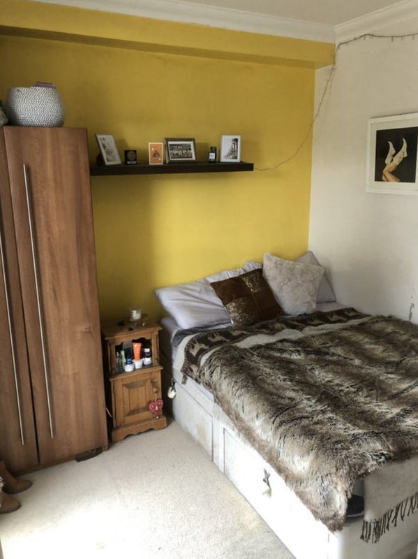 Photo 1: Small double - Layout 1