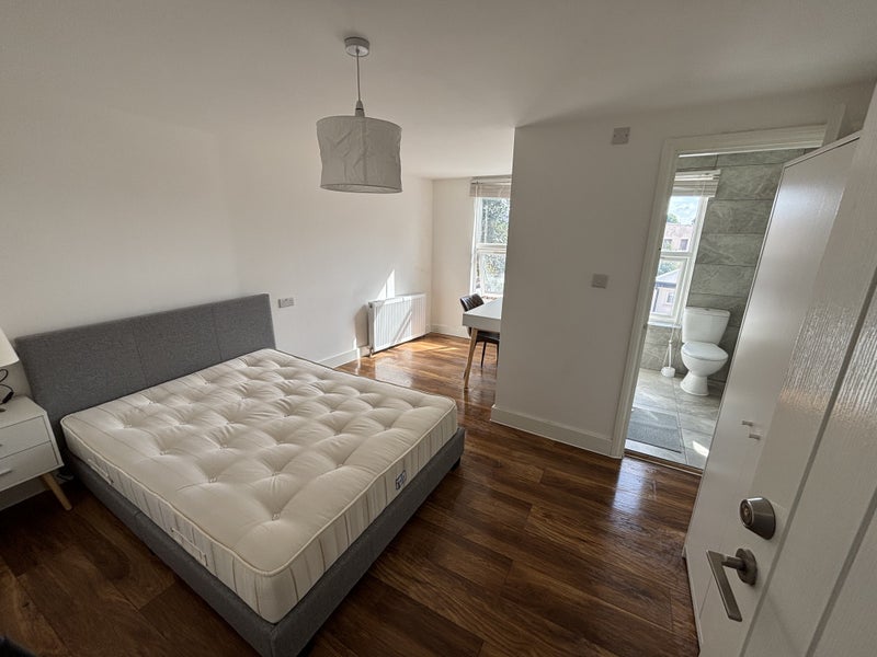 Photo 1: Room (Yours)