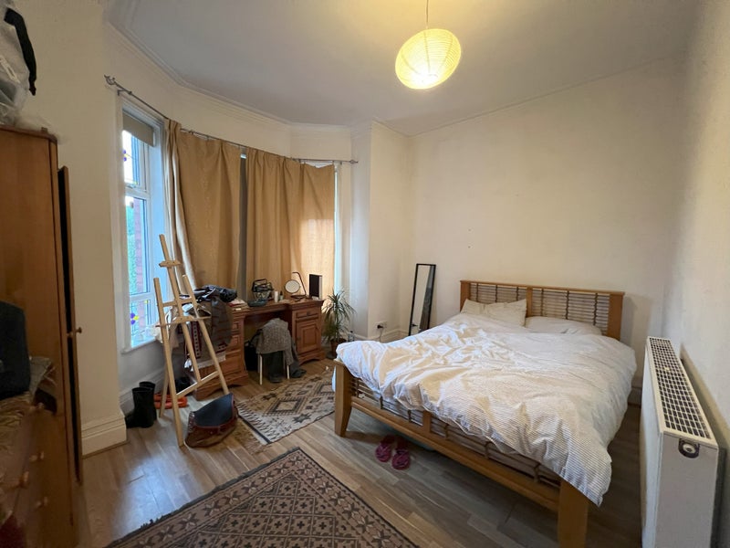 Photo 1: Bedroom 1 - 695