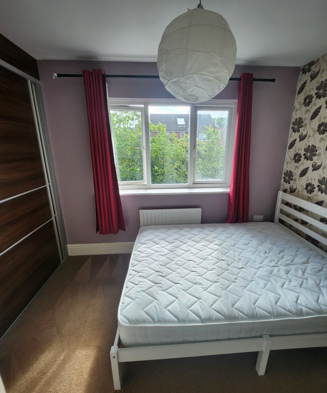 Photo 1: Room 6