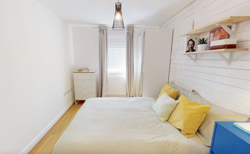 Photo 1: Room 1