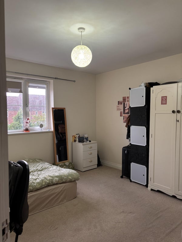 Photo 1: Room (Yours)