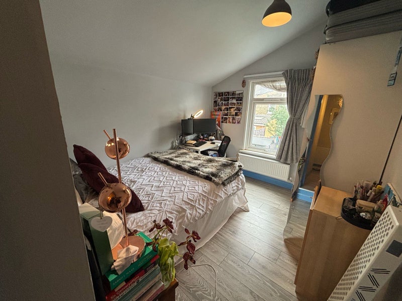Photo 1: Room (Yours)