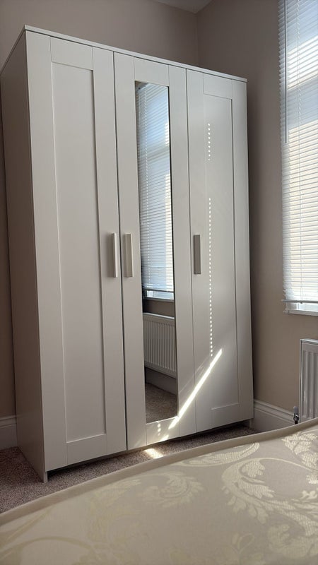 Photo 1: Wardrobe in single amd double room