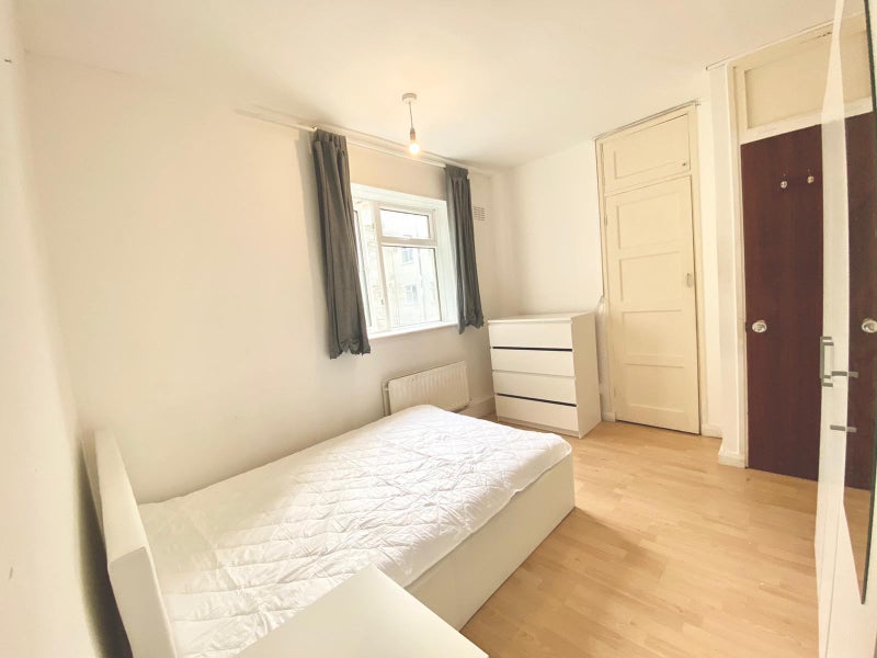 Photo 1: Room 3 £190