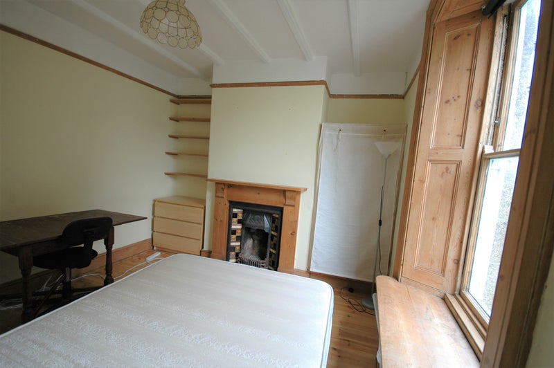 Photo 1: Ground floor over looking garden £590pcm