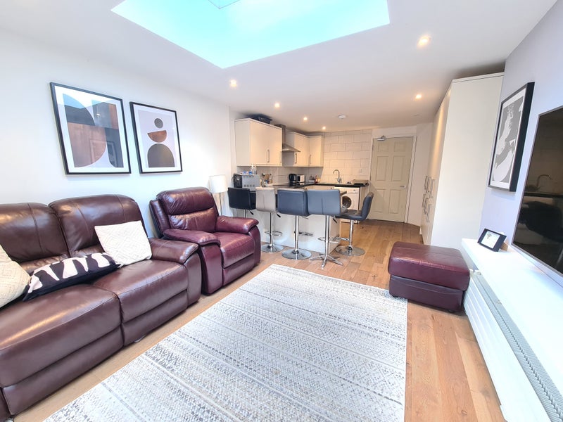 Photo 1: Sitting room