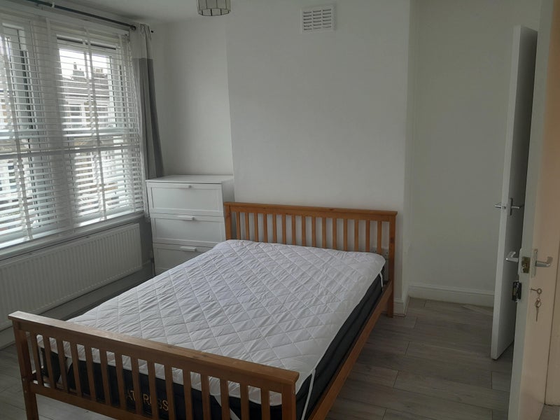 Photo 1: Bedroom 1