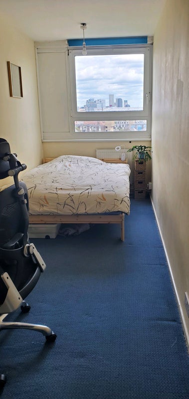 Photo 1: Bedroom