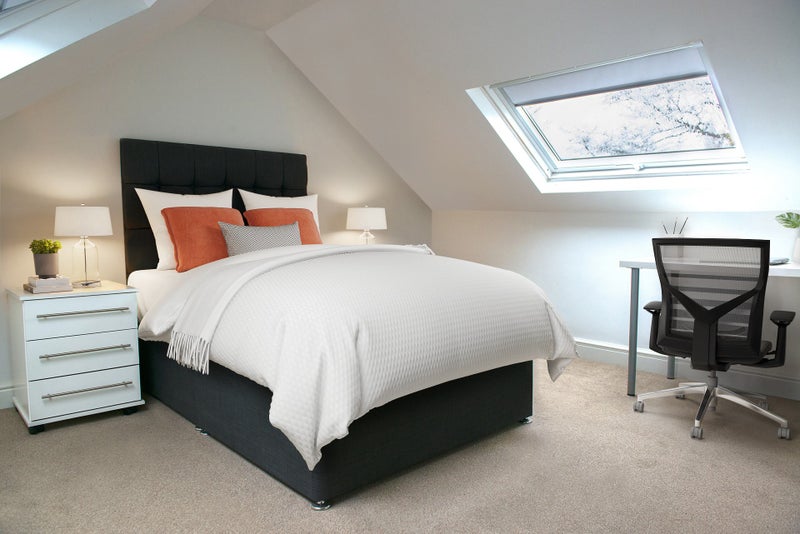 Photo 1: Double Bedroom