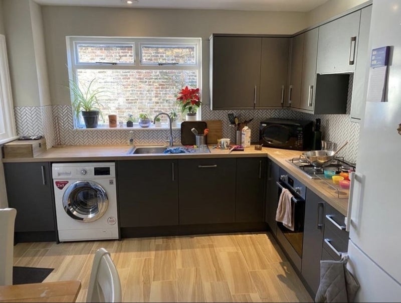 Photo 1: Kitchen