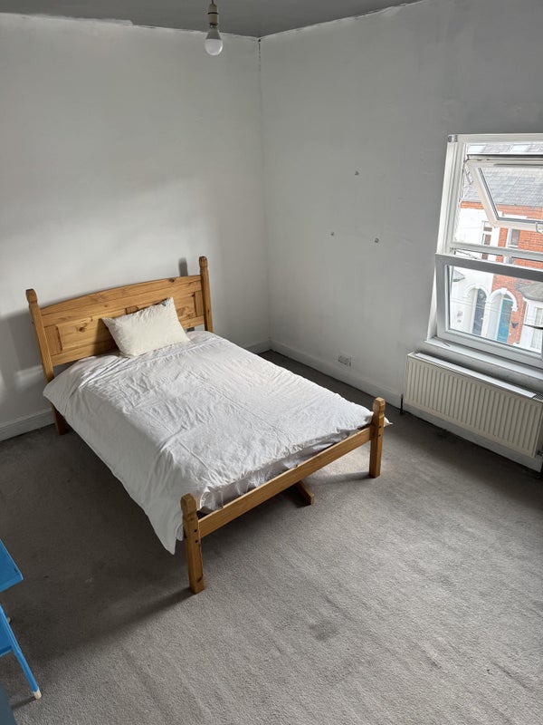 Photo 1: Room (Yours)