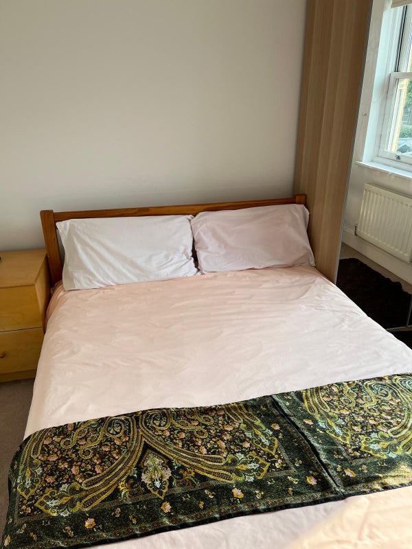 Photo 1: Non ensuite room bedroom 1 ( shared bathroom) 