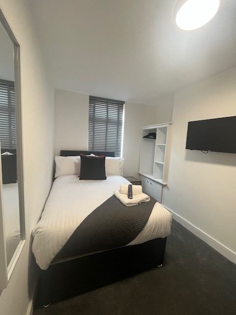 Photo 1: Room 1