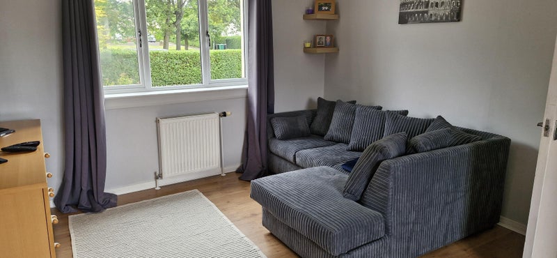 Photo 1: Sitting space 