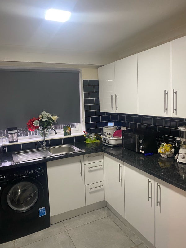 Photo 1: Kitchen