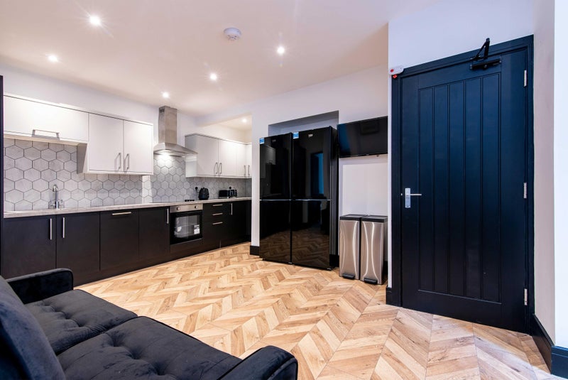 Photo 1: Kitchen