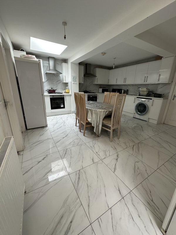 Photo 1: Kitchen