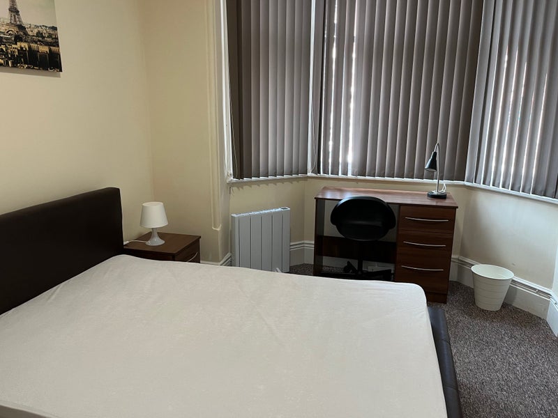 Photo 1: Ground Floor Room 1