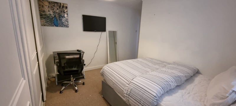 Photo 1: Bed room