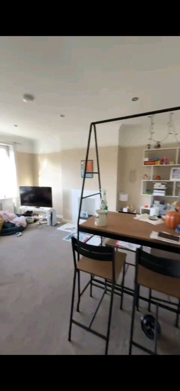 Photo 9: Living room