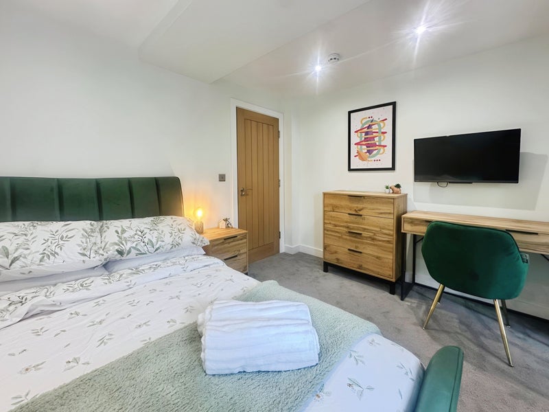 Photo 1: Studio Style Ensuite Room - £775