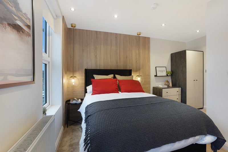 Photo 1: Room 5