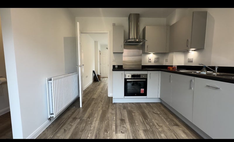 Photo 1: Kitchen