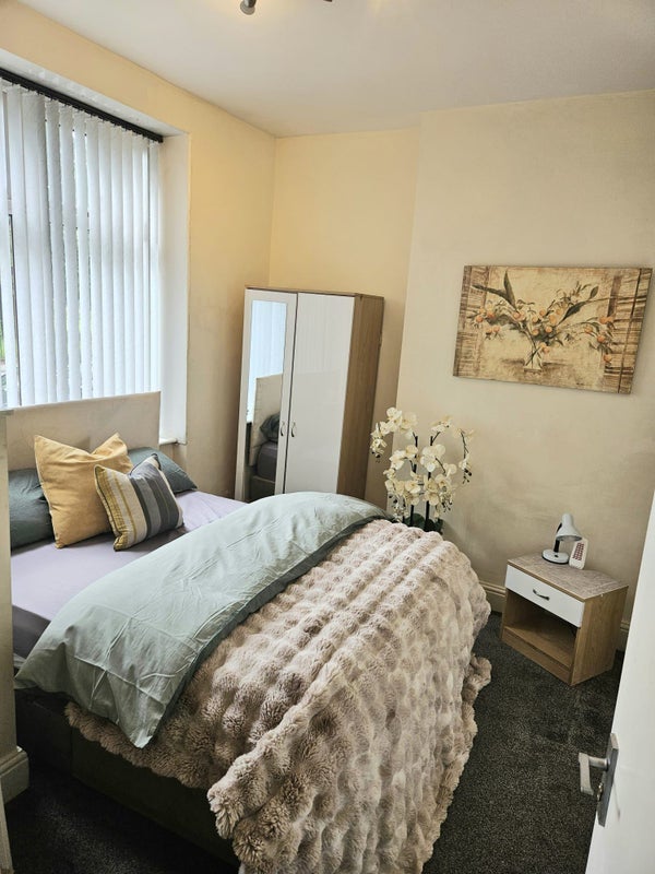 Photo 1: Beautiful Bedroom