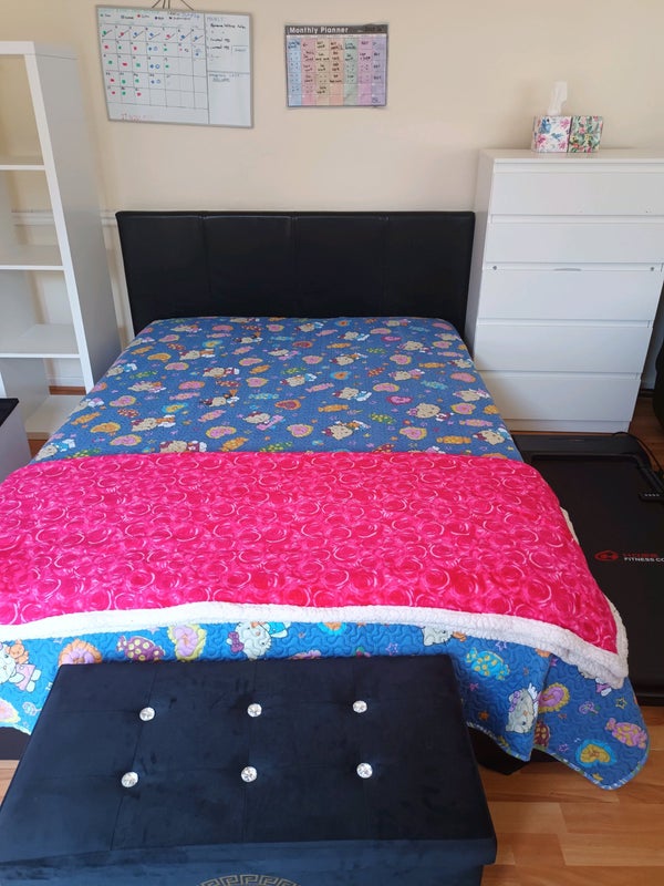 Photo 1: Bedroom